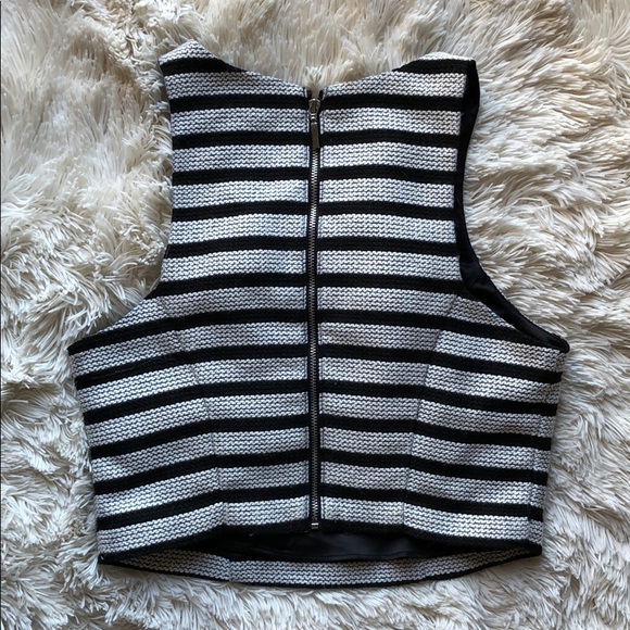 Crop Top Black/White Striped - Picture 2 of 4